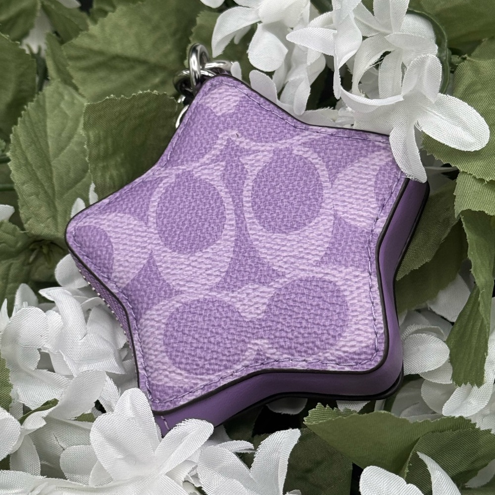 Coach Lavender Star Leather Key & Card Holder with Silver Hardware - Picture 3 of 4